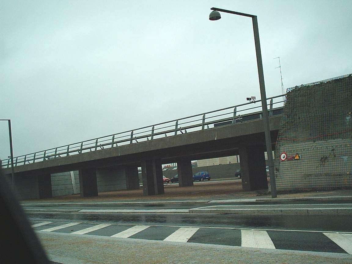 Ørestad syd, delvis klargjort som station. I baggrunden ses metroselskabets hovedkvarter.